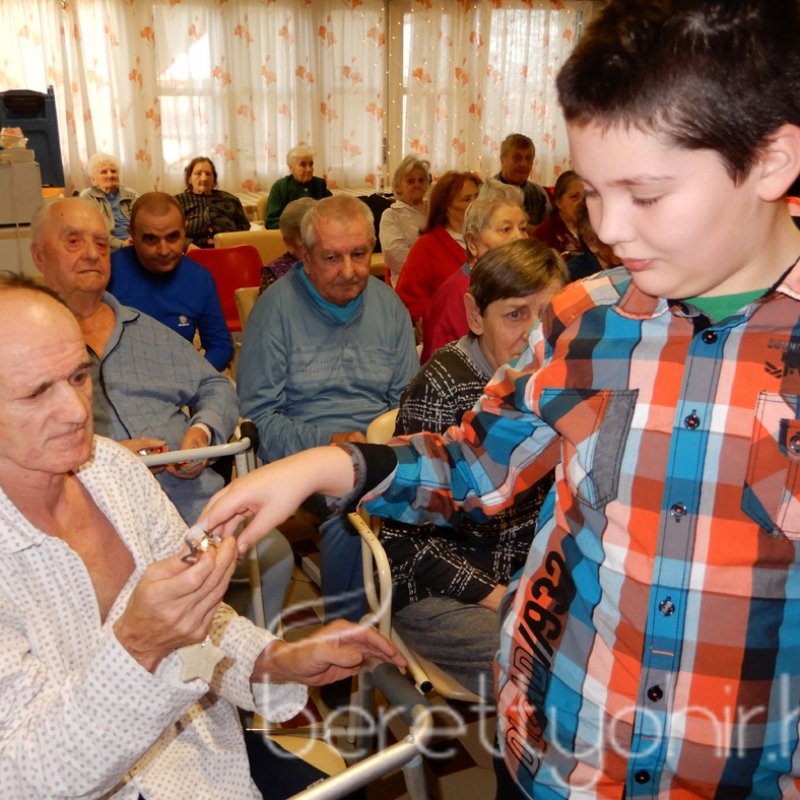 Karácsonyi ünnepség a Krónikus osztályon 27